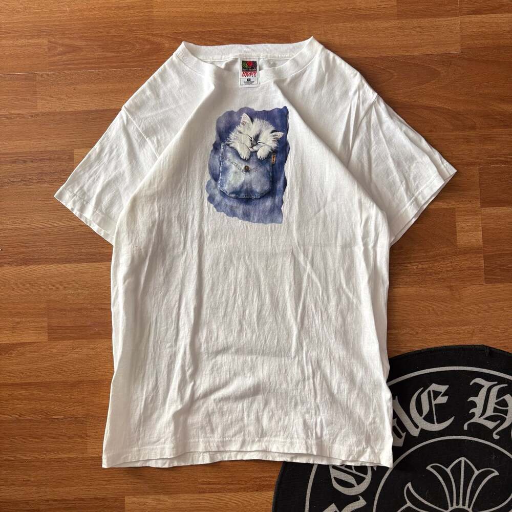 Vintage 90s T-Shirt with Sleeping Kitten Graphic in Denim Pocket